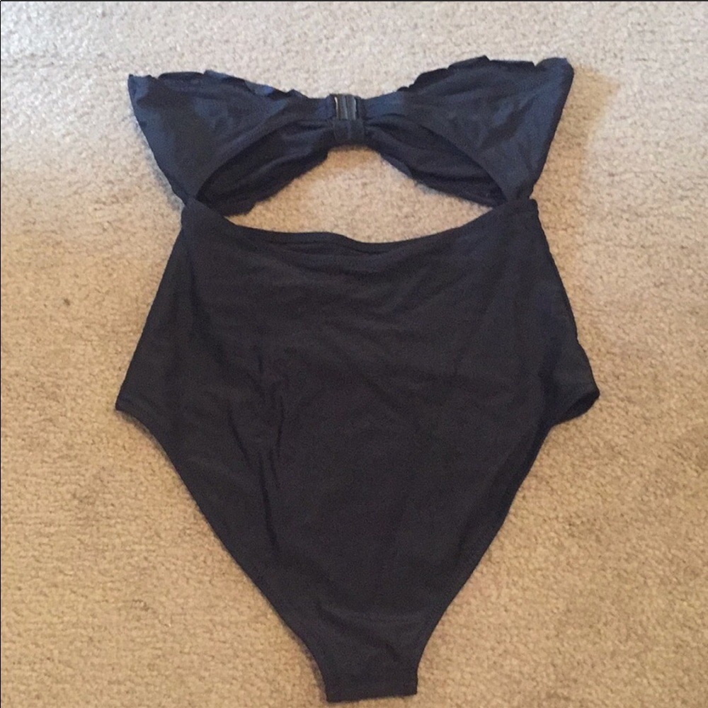 Cupshe one piece - Picture 3 of 3